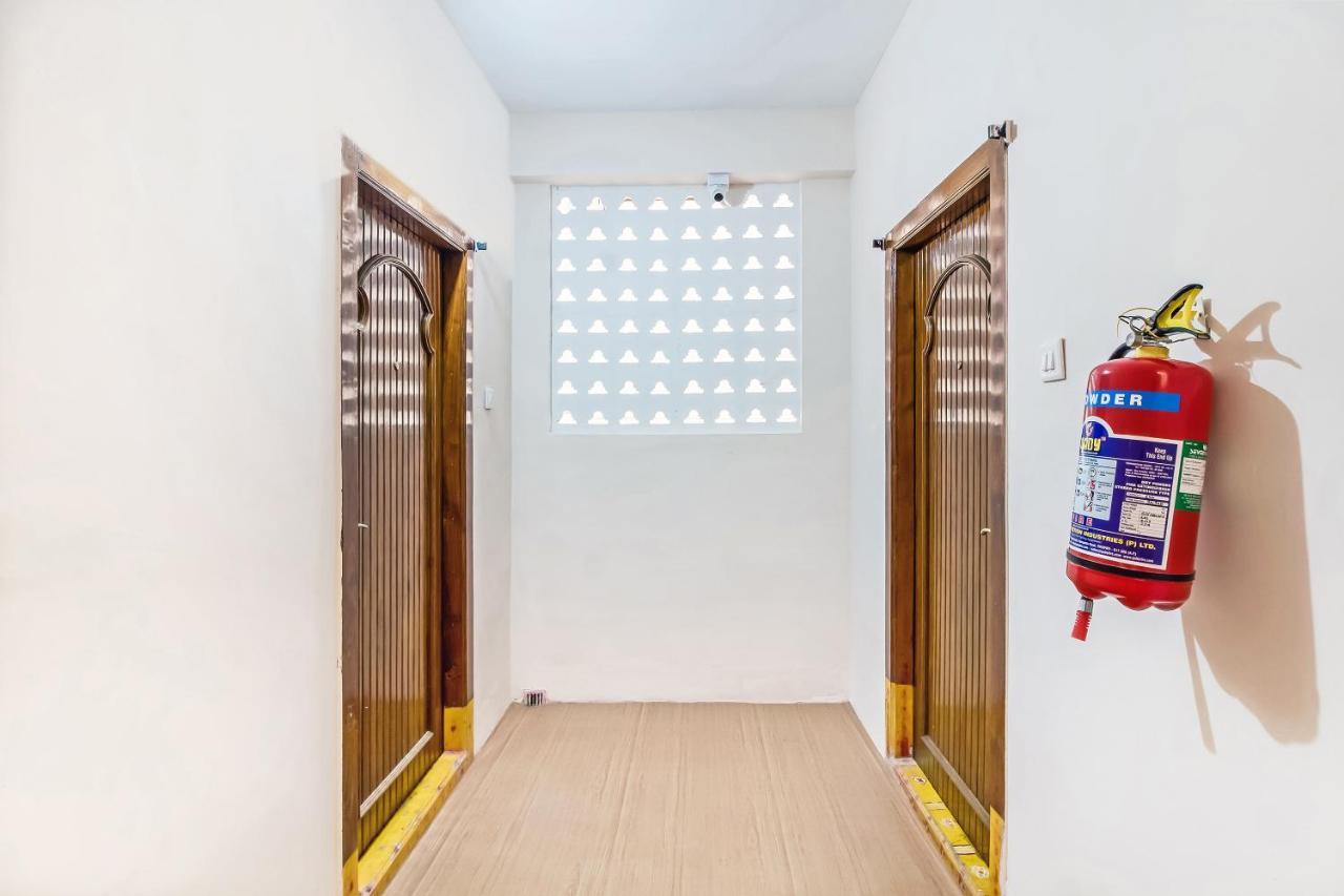 Flagship 76022 Jayalakshmi Service Apartment Τιρουπάτι Εξωτερικό φωτογραφία